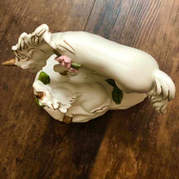 SALE Set of 2 Unicorn Ceramic Statues pink roses green leaves gold accents - Picture 3 of 11